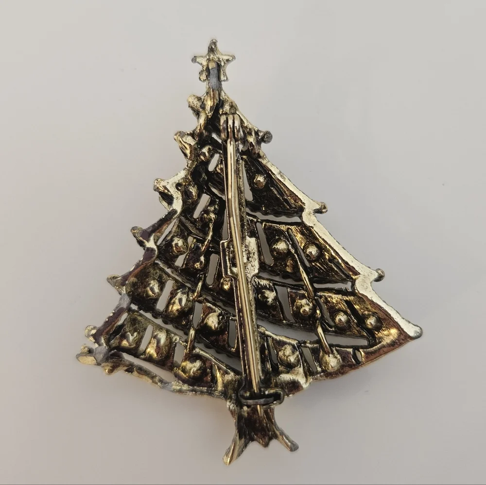 Vintage Christmas tree rhinestone brooch/ pin